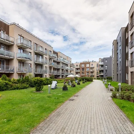 Apartament Z Balkonem I Miejscem Parkingowym Апартаменти
